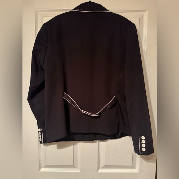 Blacker by Stanley Blacker Sz 16 Black Blazer w/ off color trim, button details - Picture 7 of 8